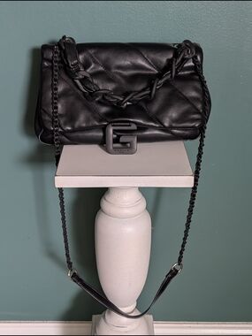 GAeLLE PARIS Black Quilted Shoulder Bag with Chain Strap